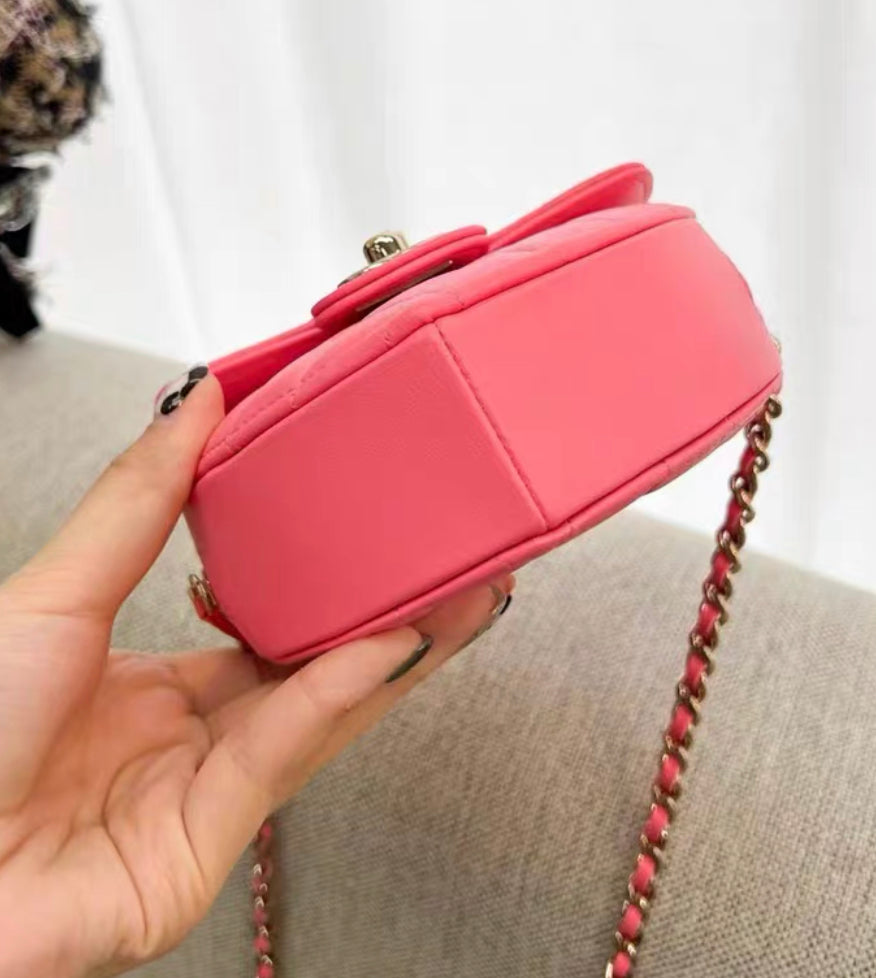 Chanel 22S Pink Small heart bag