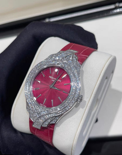 Patek Philippe Calatrava Haute Joaillerie (Reference 4895). A white gold and diamond-set manual wind wristwatch, Mens Watch