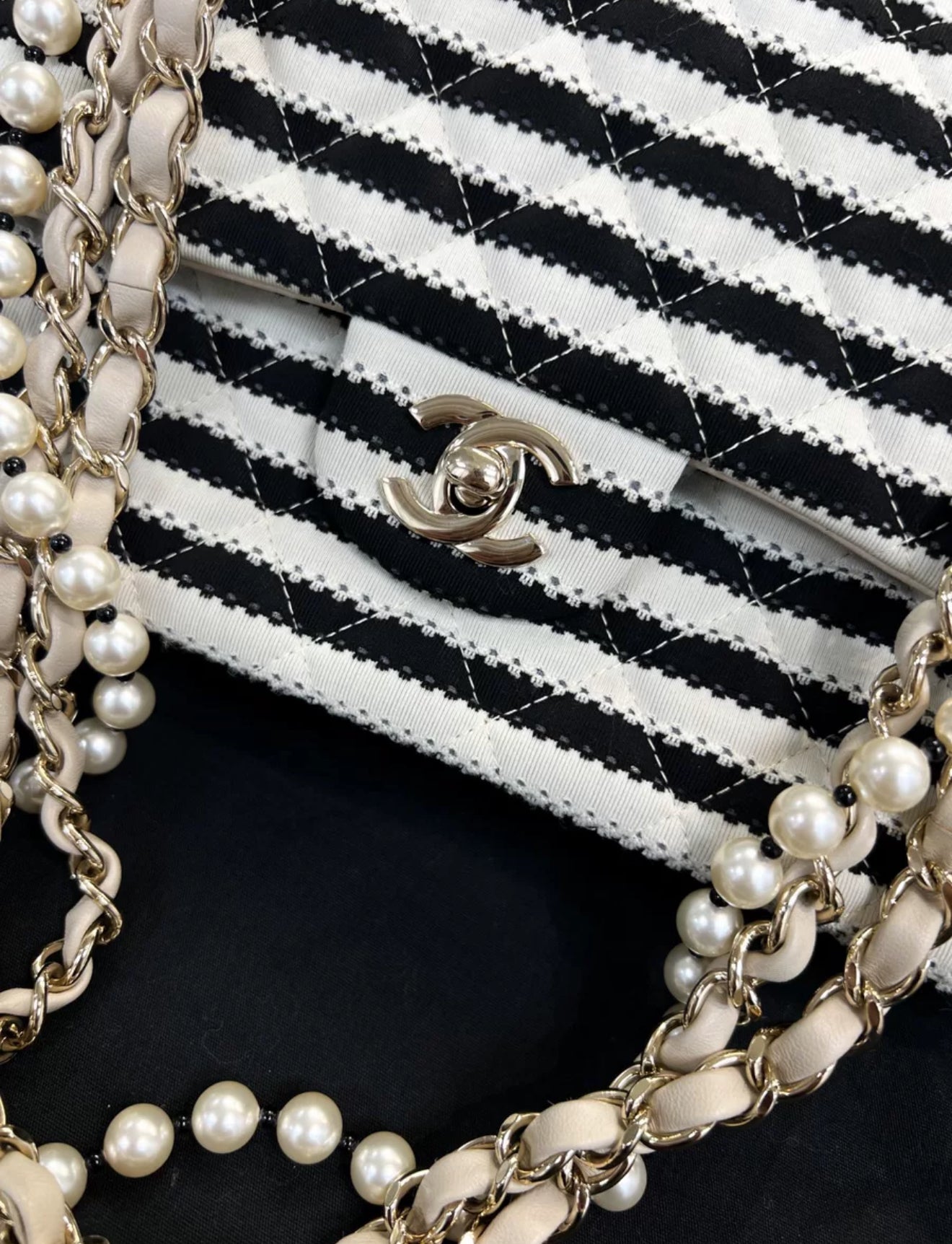 Chanel 14C Black & White Striped Flap Bag – Wararni.com