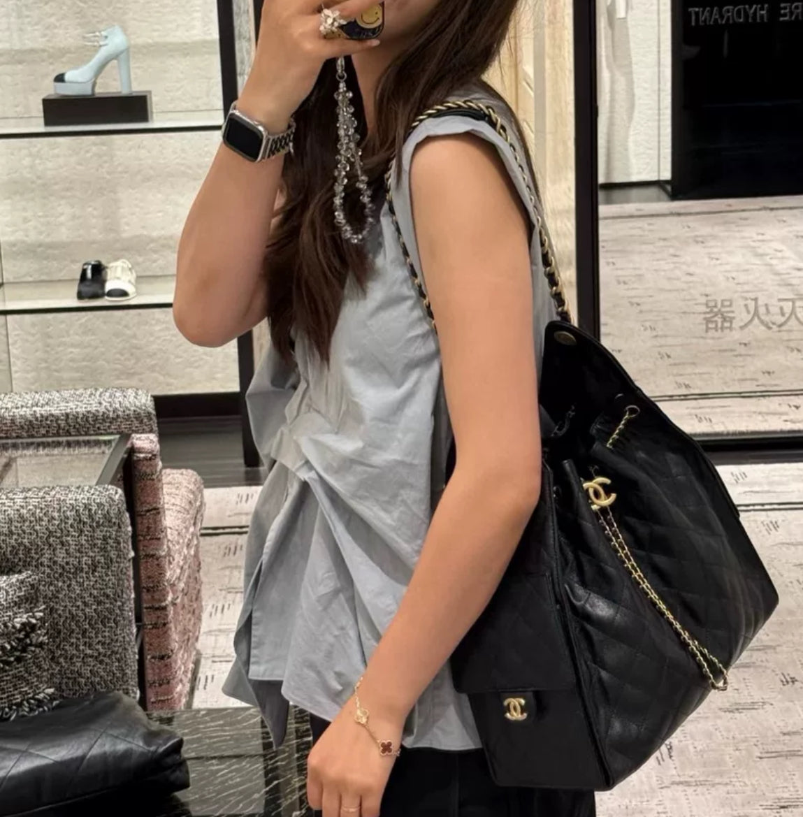 Chanel 25 hobo bag Black Leather Gold hardware