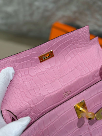 Hermès Kelly Pochette Pink Bubblegum 5P Matte alligator Leather Gold Hardware