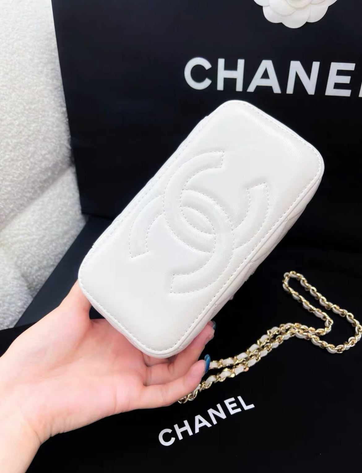 Chanel 24P white gold vanity case handle chain bag – Wararni.com