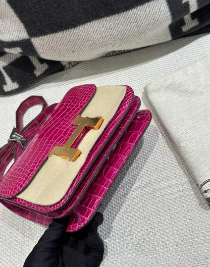 Hermès Constance 19 Rose Scheherazade Shiny Alligator Gold Hardware