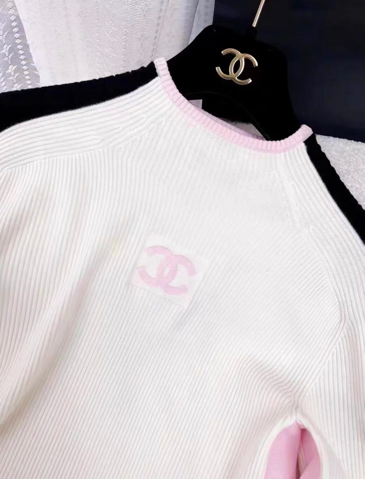 Chanel 23N Coco neige ski series white cashmere top size 36