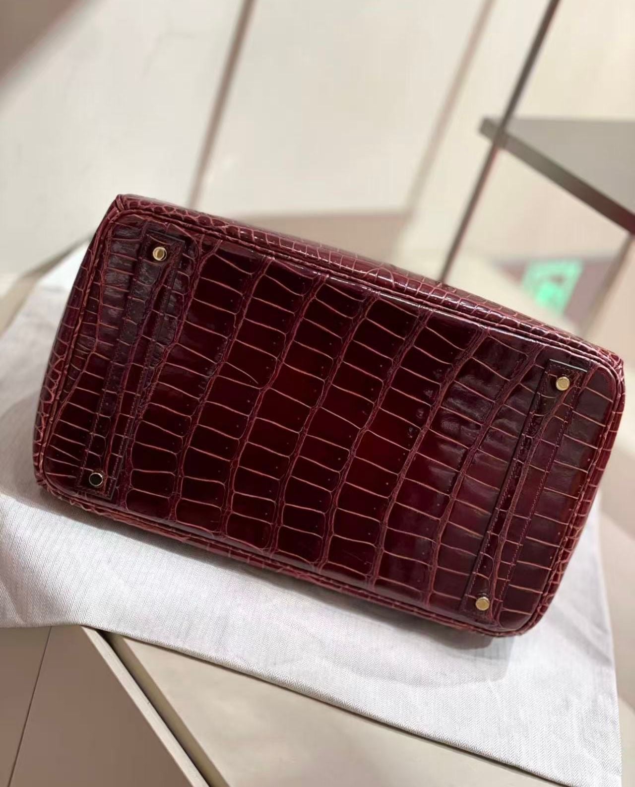 Hermes Birkin HAC 40 Bordeaux Burgundy Shiny crocodile leather gold hardware