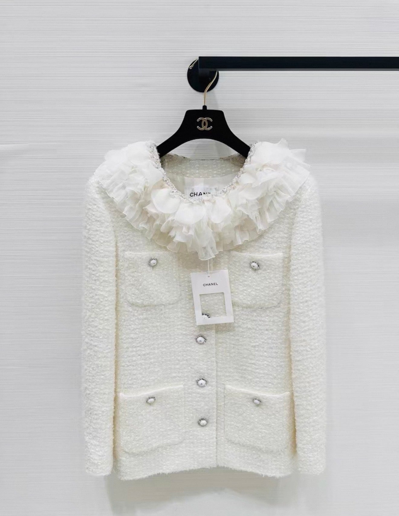 Chanel 25k white tweed jacket