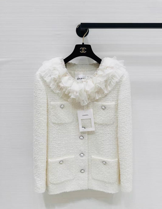 Chanel 25k white tweed jacket