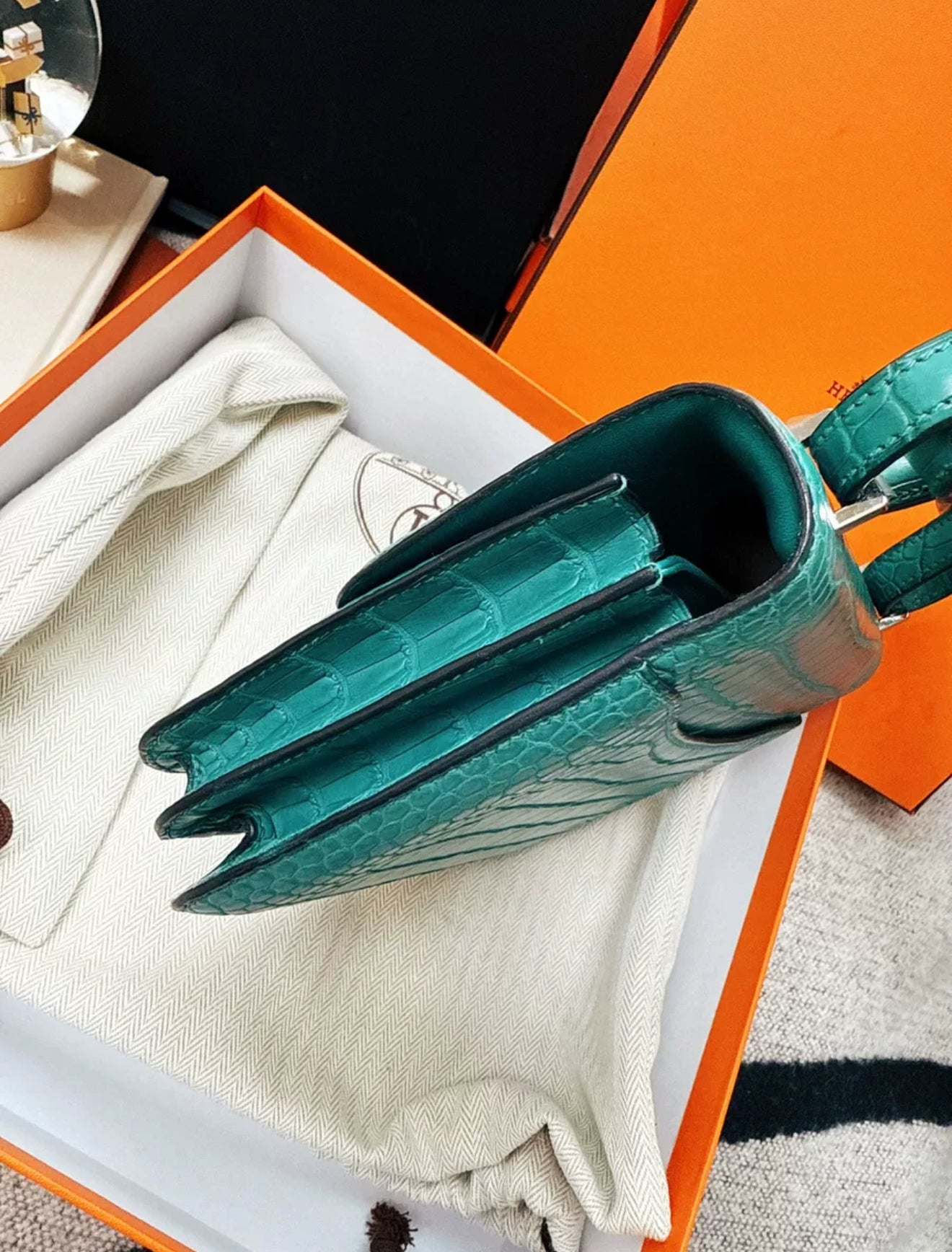 Hermès Constance 19 Bleu Paon Matte Alligator Leather Palladium