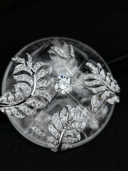 Chanel Signature Cocoon Collection 18K White Gold Diamond Crystal Brooch
Set with a 1.5ct Diamond