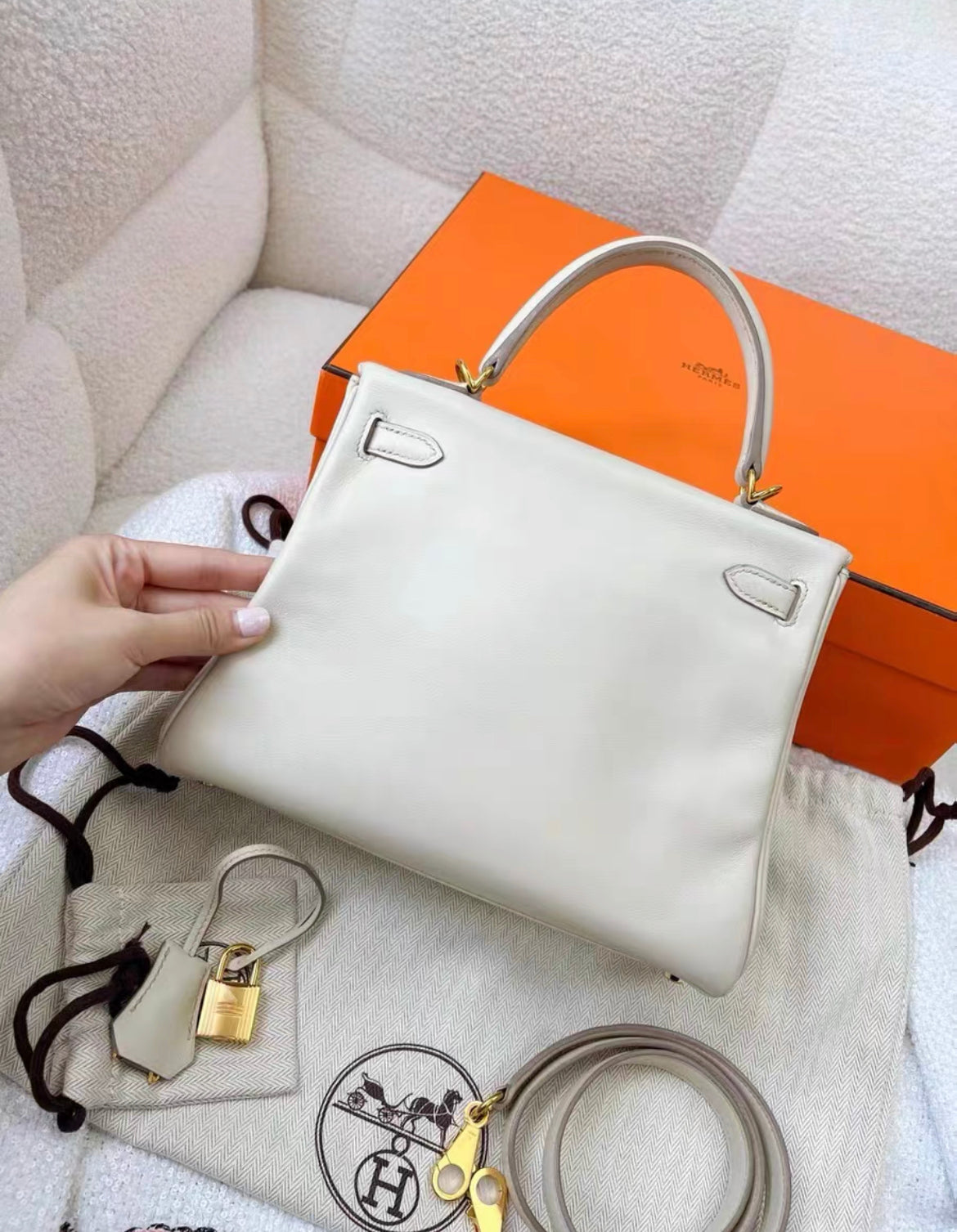 Hermès Kelly Retourne 25 Nata Swift Gold Hardware