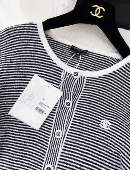 CHANEL 23C RUNWAY CC LOGO STRIPED TOP 38