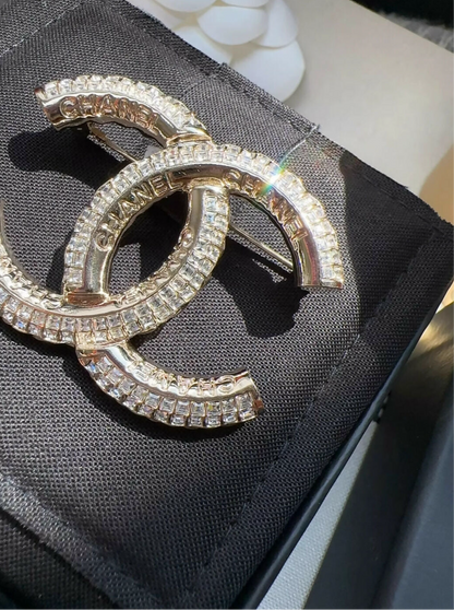 Chanel 22c double CC brooch