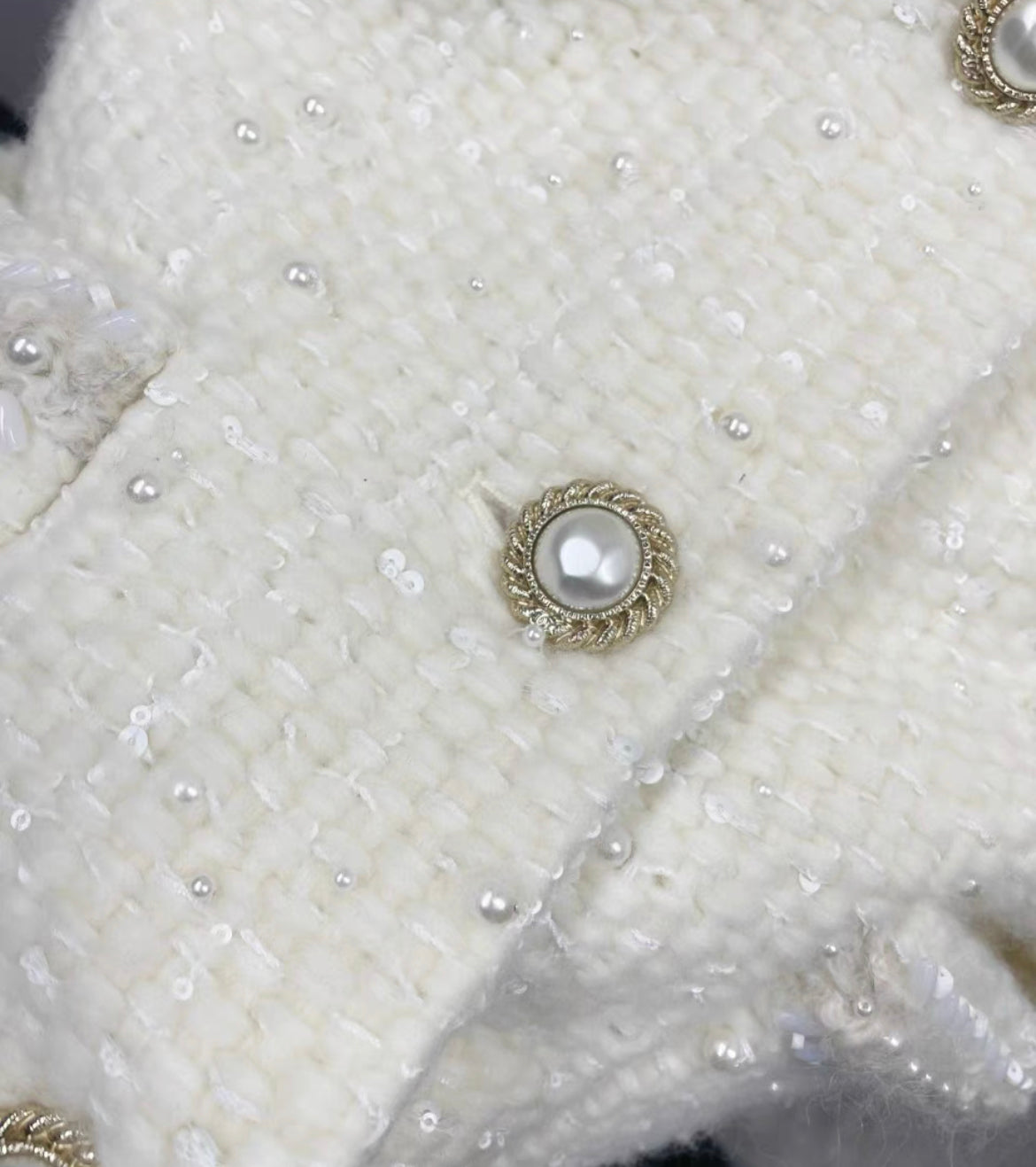 Chanel 18A Paris-Hamburg Ecru/White Pearly Tweed jacket pearl buttons size 36