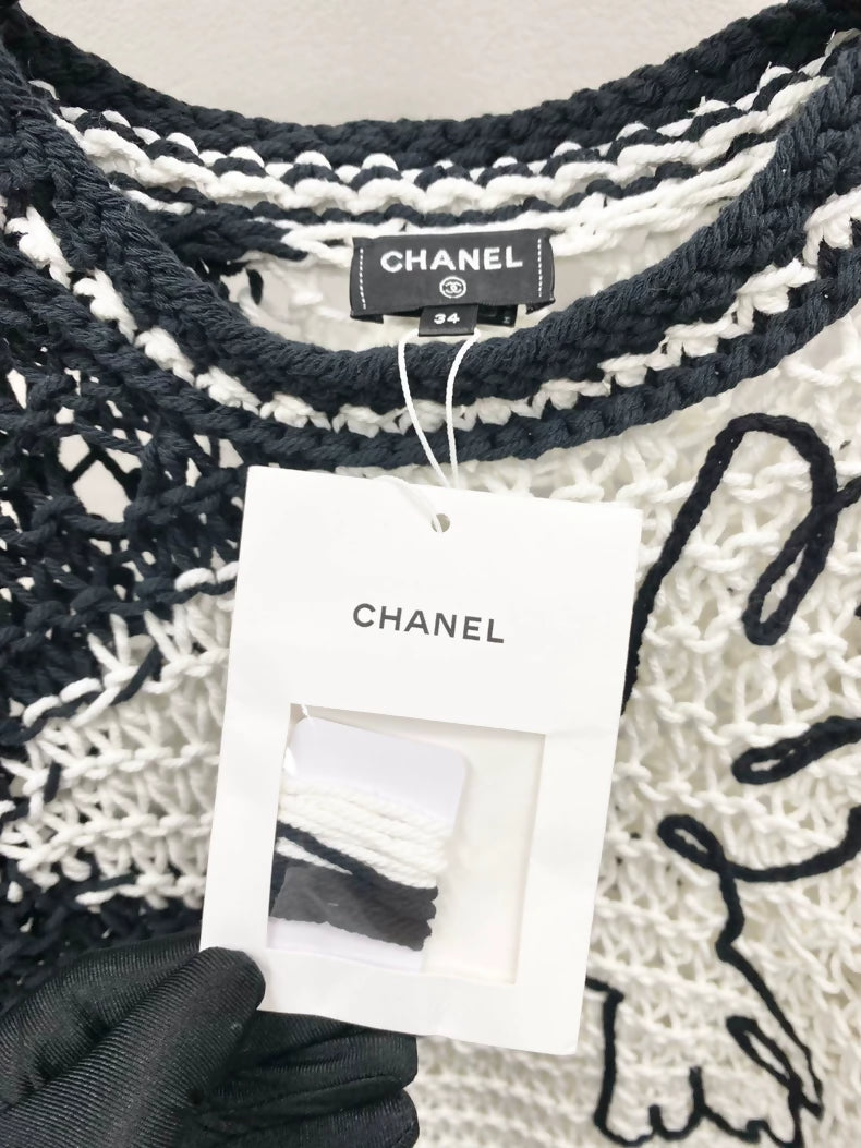 CHANEL 22C "Dove of Peace" knitted top