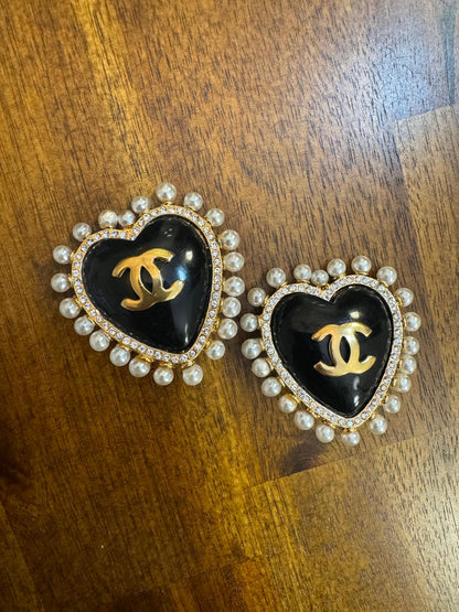 Rare Chanel 1980 large heart pearl clip on earrings