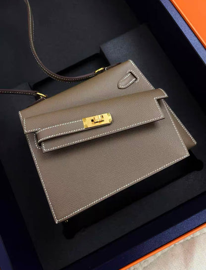 Hermes Limited Edition en Desordre Mini Kelly 20 Bag Sellier Etoupe Epsom Leather with Gold Hardware brand new stamp W