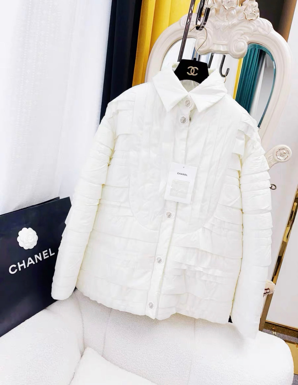 Chanel 19k Silk white jacket size 36