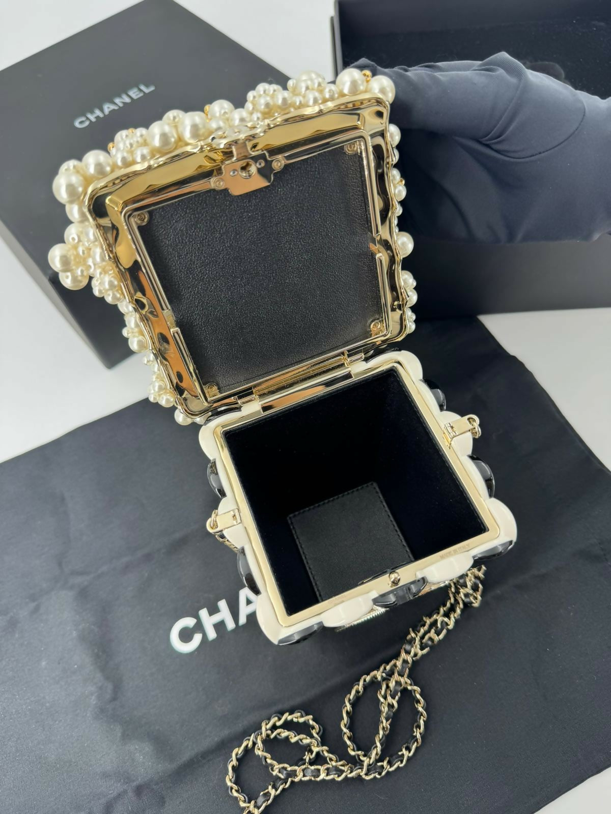 Chanel 2024 Imitation Pearl and Gold-tone Popcorn Minaudière Bag