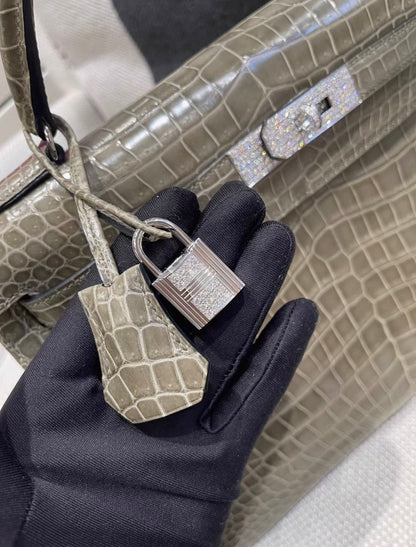 Hermes Kelly 32 Gris Shiny Crocodile leather white gold & diamond hardware