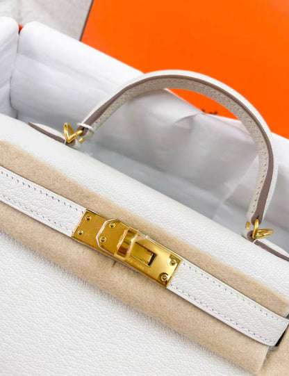 Hermès Kelly Sellier 20 Gris Pale Epsom Gold Hardware