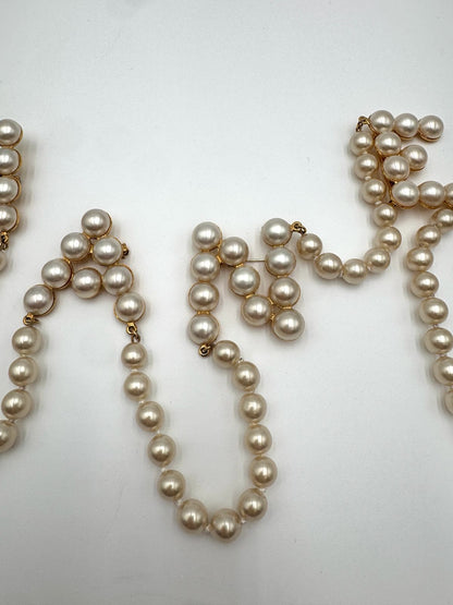 Chanel 1991 pearl letter brooch - Rare