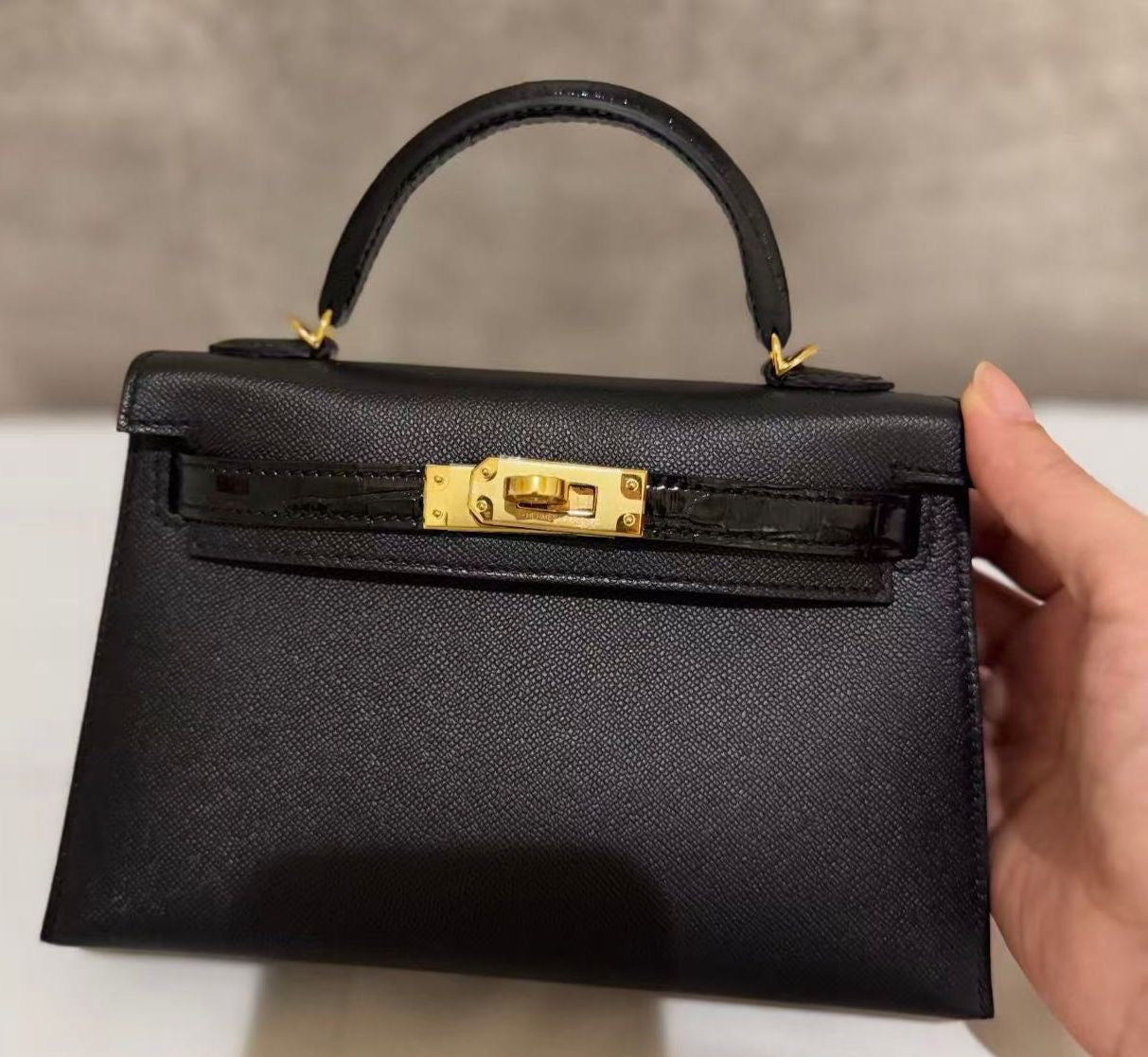 Hermes Mini Kelly 20 Touch Black Madame / Shiny Alligator Gold hardware