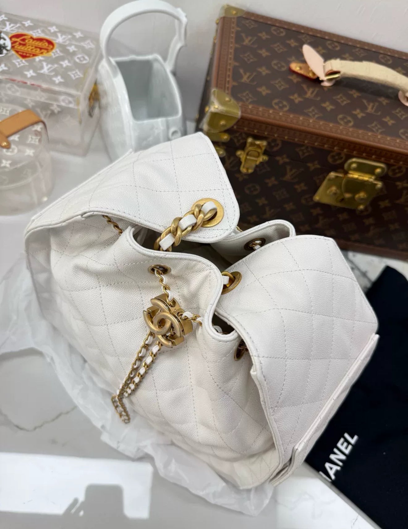 Chanel 25 hobo bag Medium white Lychee Leather gold hardware top