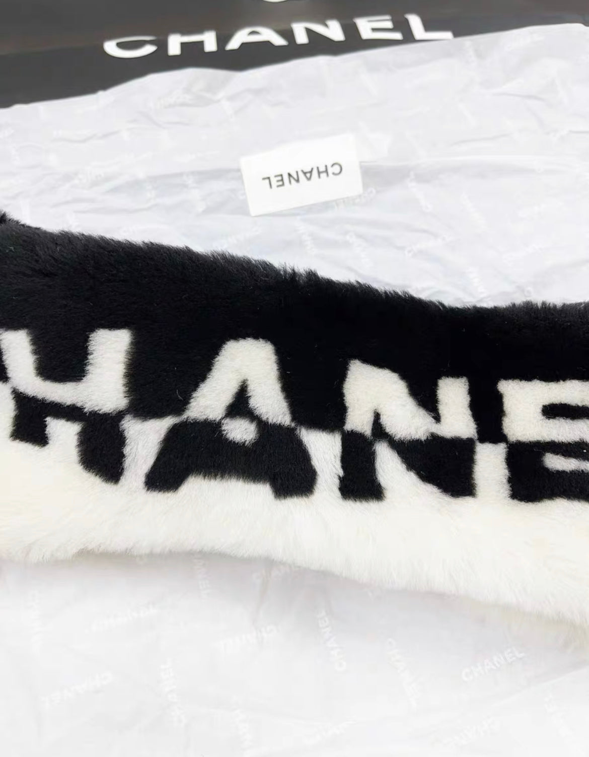 Chanel 21B Black and White Fur HeadBand