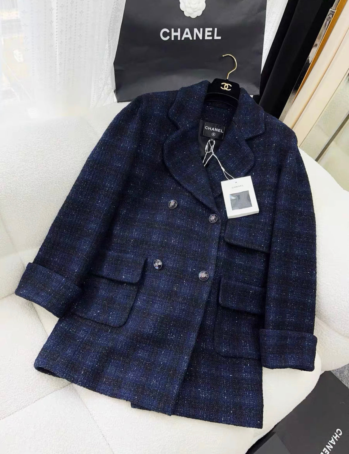 Chanel 24A CABAN Iridescent Wool Tweed Navy Blue, Black & White Jacket size 34