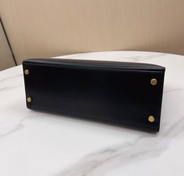 Hermès Kelly Sellier 28 Black Box Gold Hardware