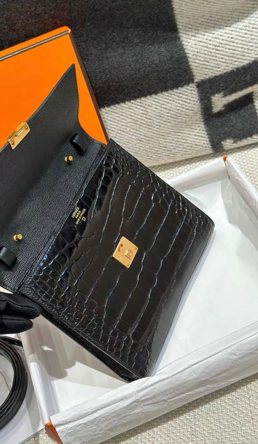 HERMES CLIC 16 BLACK SHINY ALLIGATOR