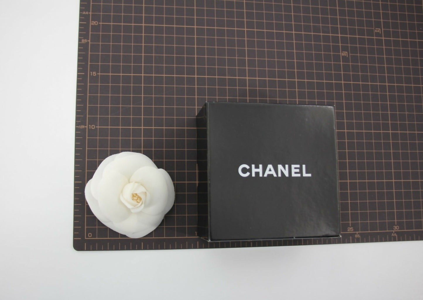 Chanel Vintage 81-85 Silk White Camellia Brooch