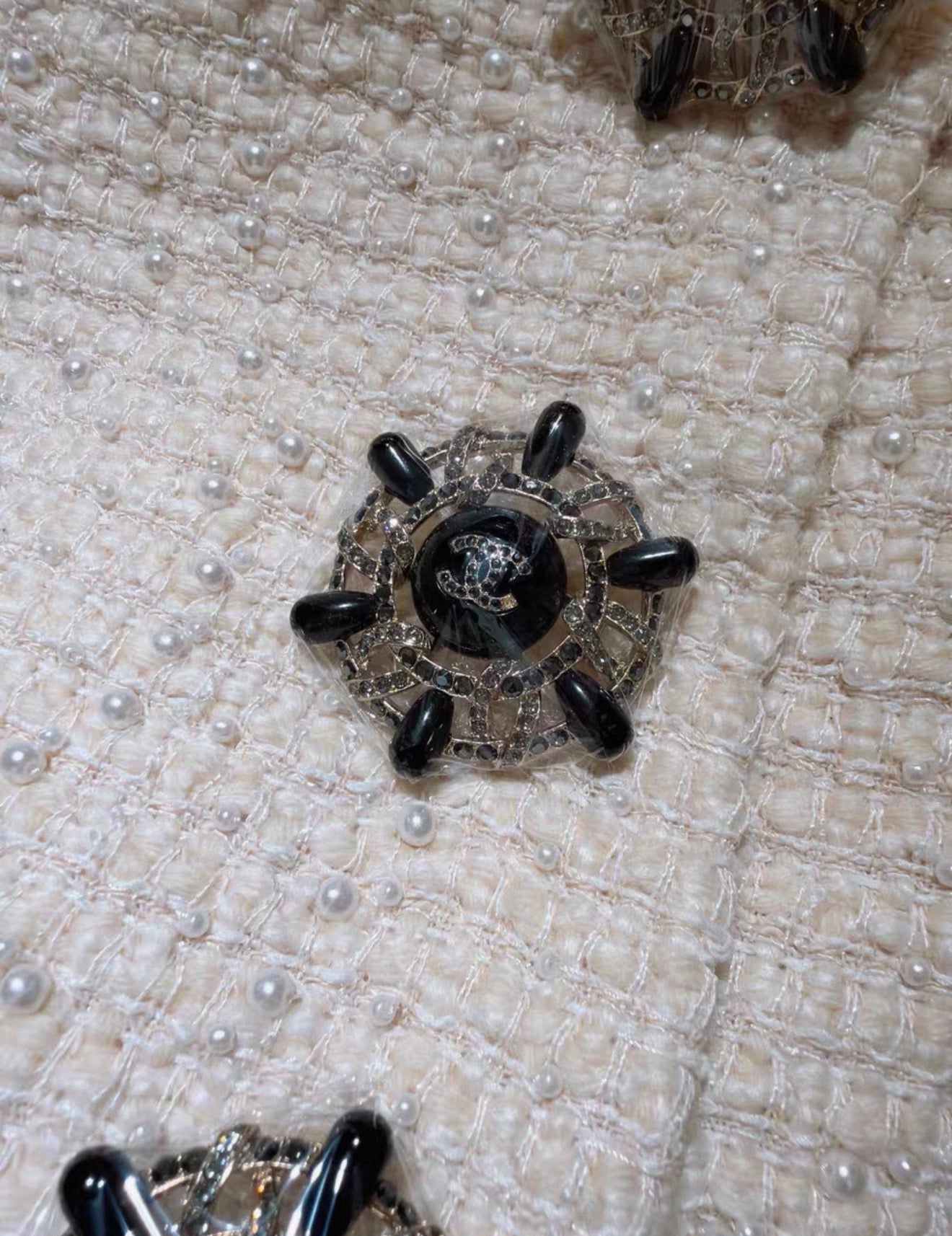 Chanel 18A ecru pearl tweed jacket
