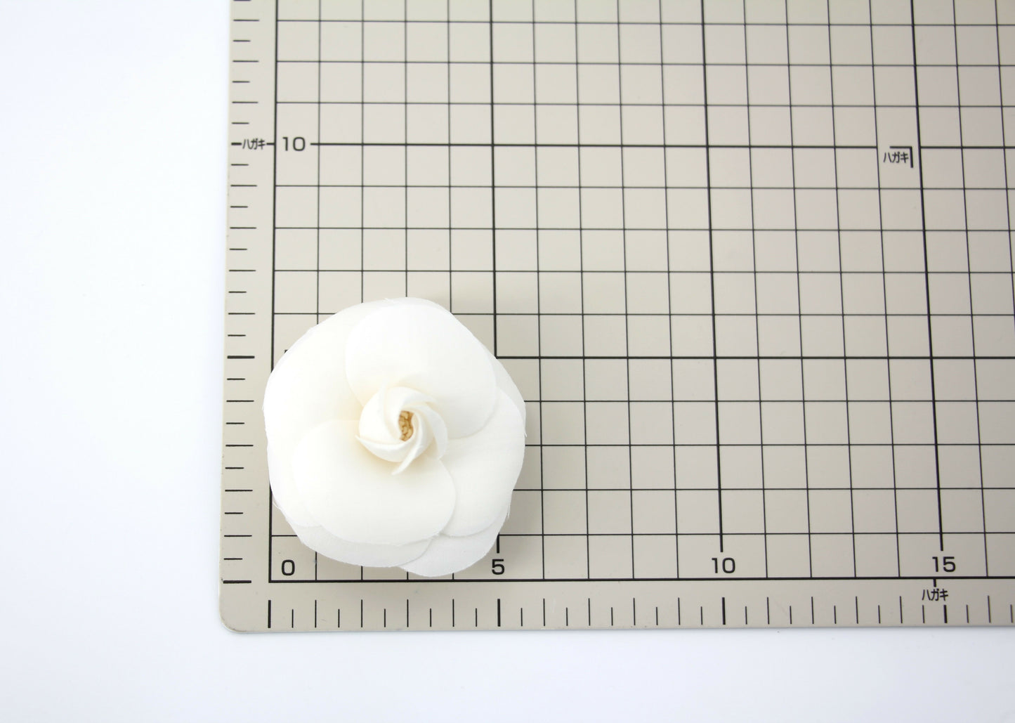 Chanel Vintage 81-85 Silk White Camellia Brooch