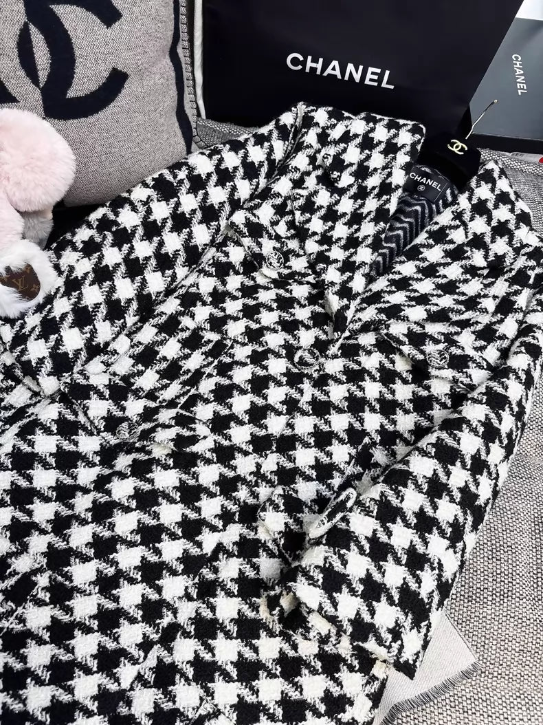 Chanel 19K black & white Houndstooth Long Coat – Wararni.com