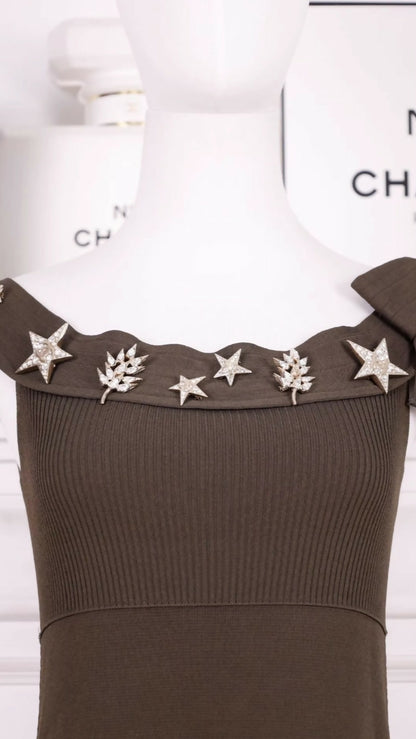 Chanel 2008 Spring/Summer Green Knitted Multi-Element Rhinestone Brooch Dress