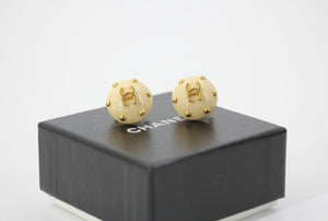 Chanel Vintage 96C Resin Light Brown Loop Clip-on Earrings