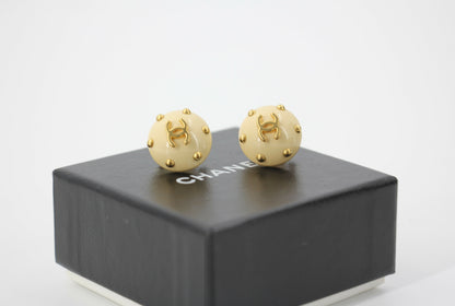 Chanel Vintage 96C Resin Light Brown Loop Clip-on Earrings