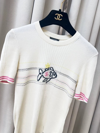 Chanel 25p ecru top