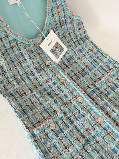 Chanel 25A Blue Tweed Lion Button vest