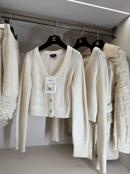 Chanel 23n Ski Collection cashmere cardigan