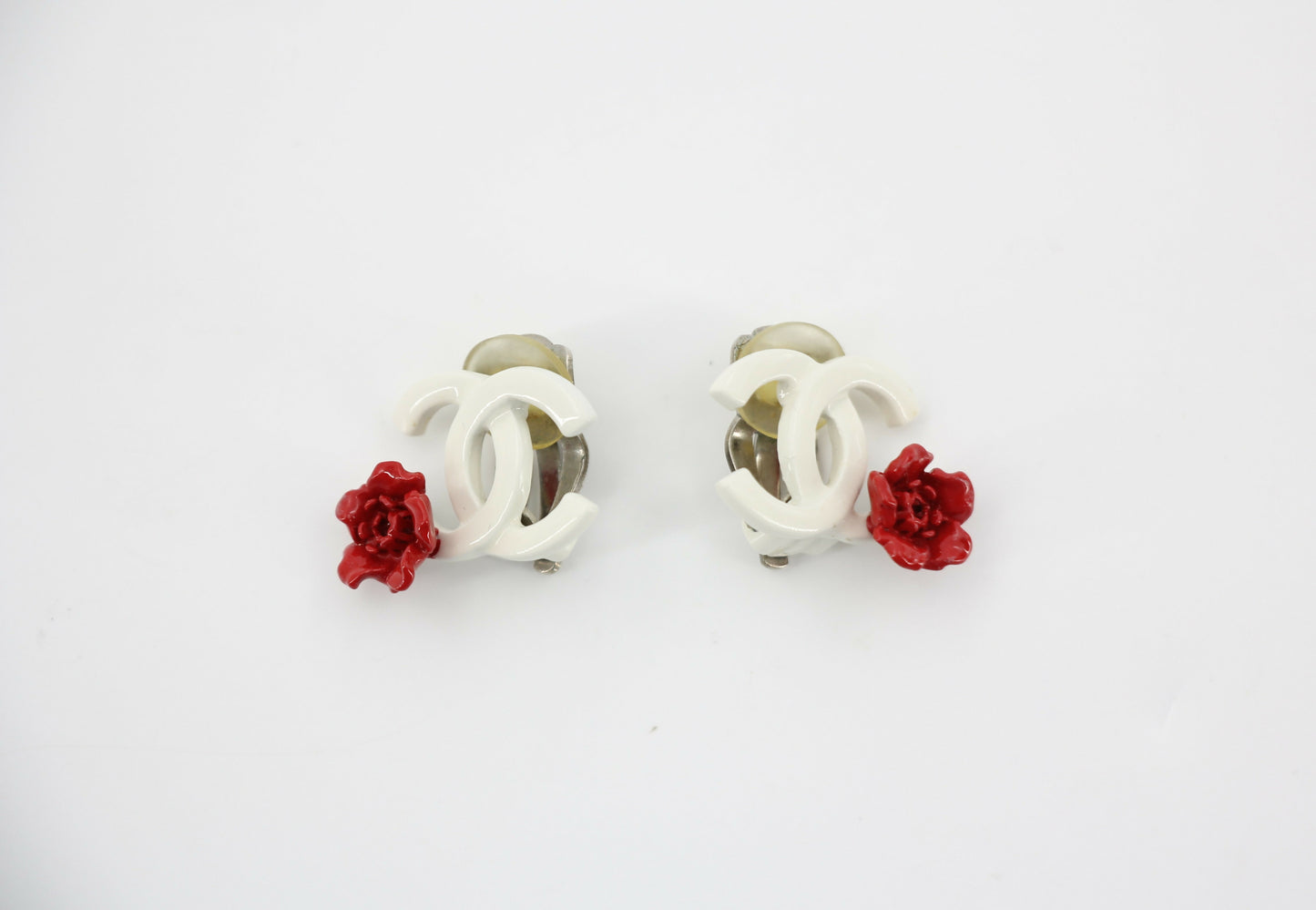 Chanel Vintage 04P Resin Red Flower Clip On Earrings