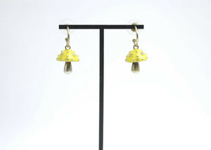 Chanel Vintage 03S Metal Yellow Mushroom Grain Hoop Stud Earrings