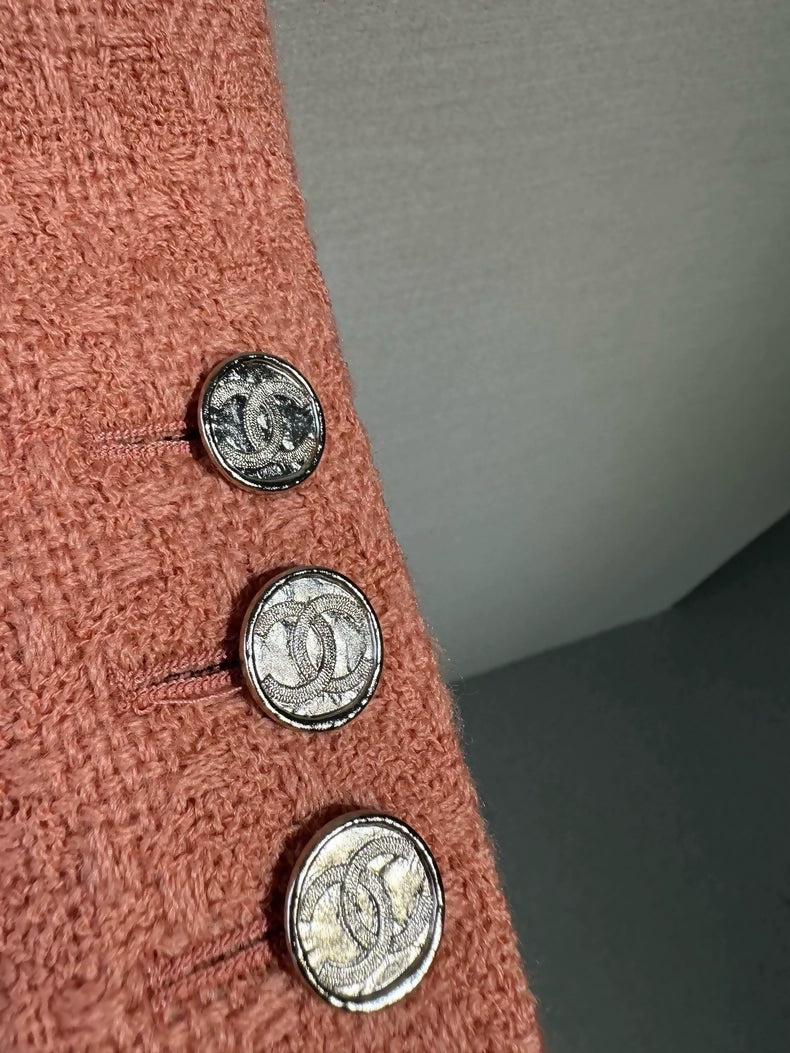 Chanel 21B salmon color classic tweed jacket