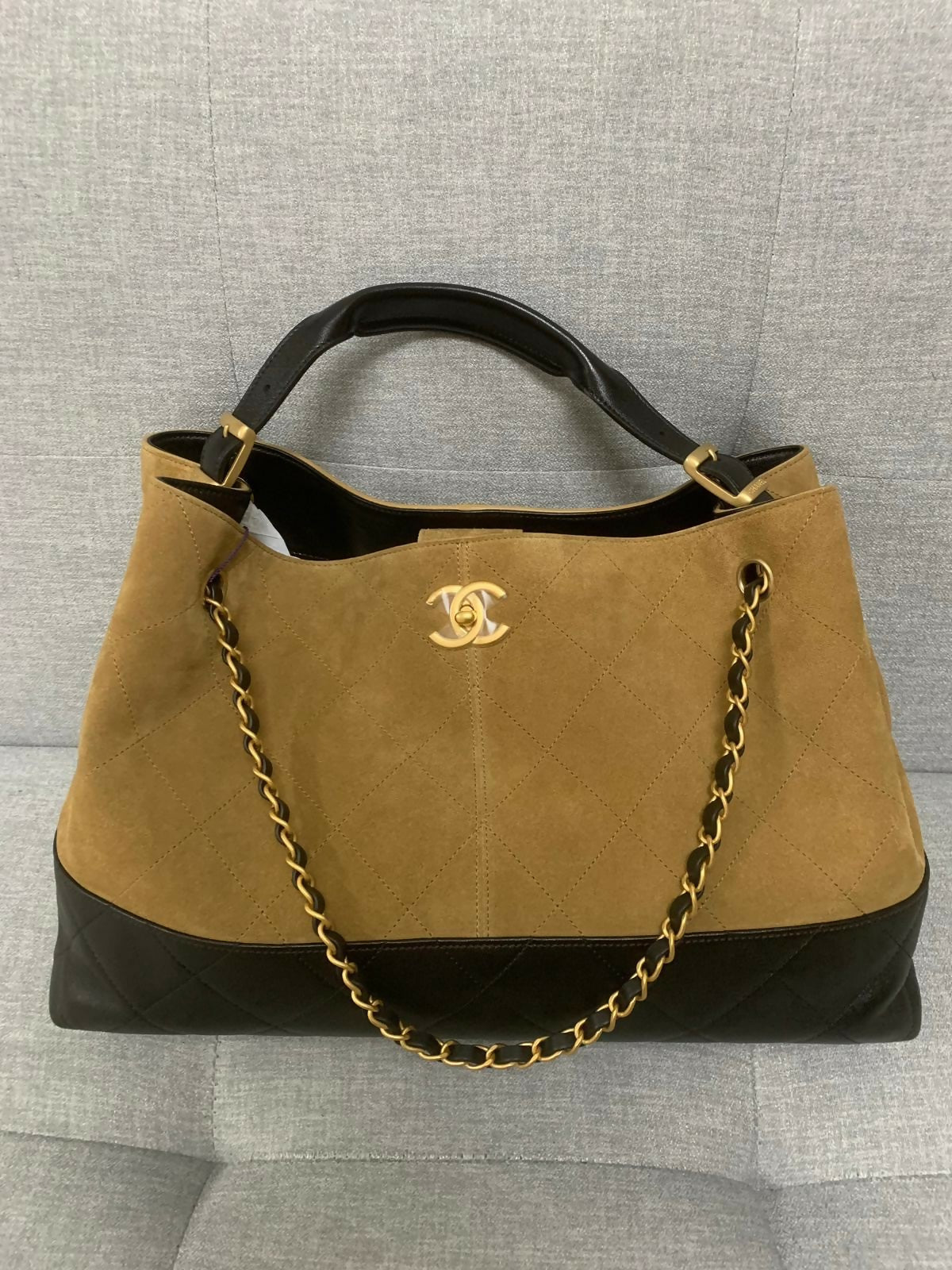 Chanel 25A Suede Calfskin Shiny Lambskin & Gold-Tone Metal Beige & Black 40cm Large Size Shopping Bag