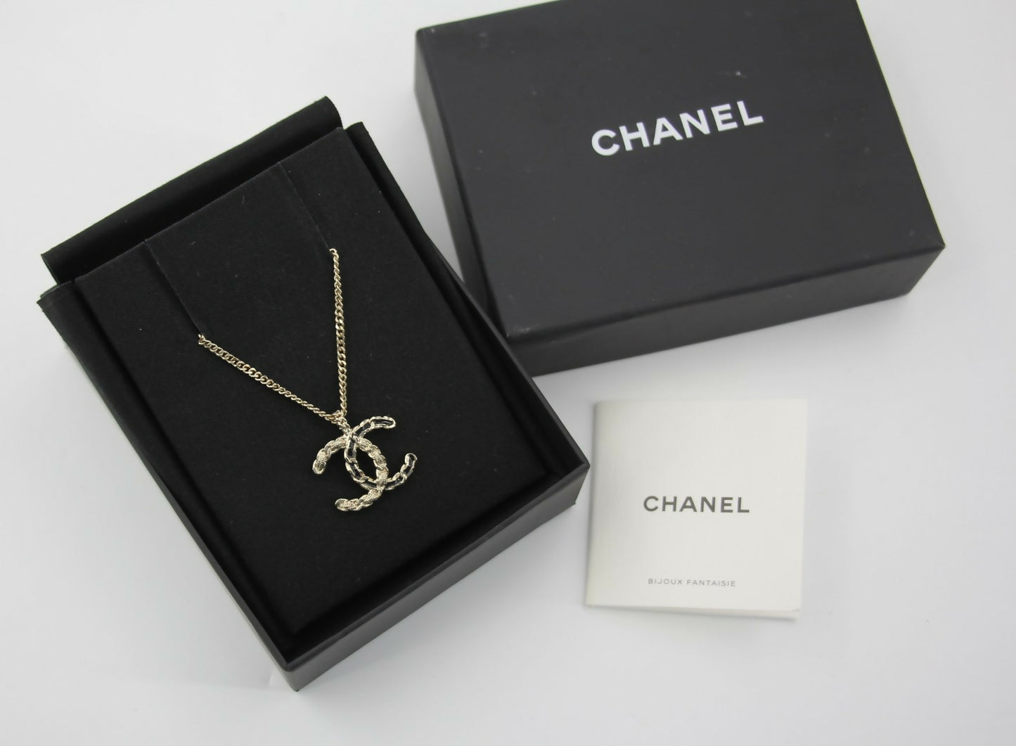 Chanel A20S Leather-threaded Metal Black Gold CC Necklace