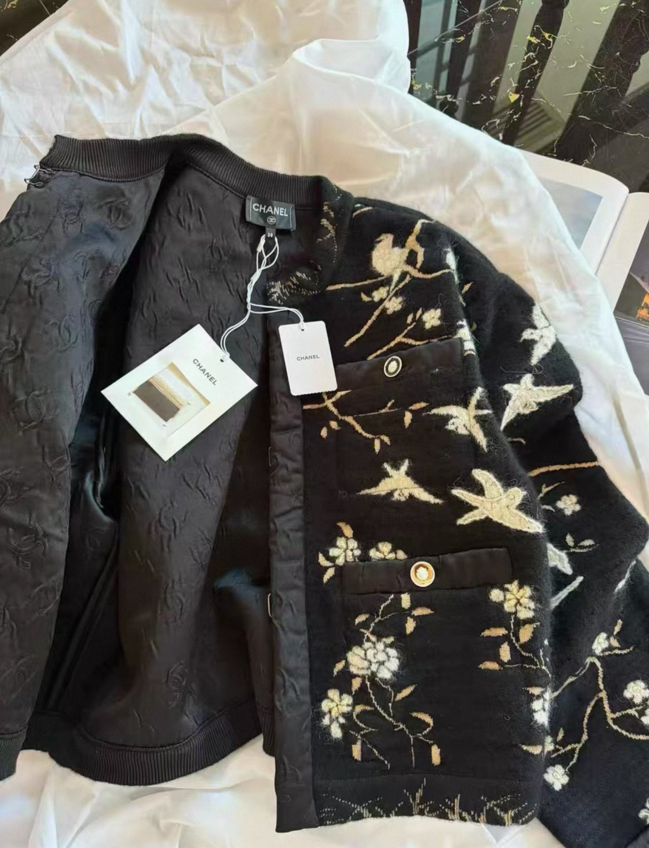 Chanel 25A black Gold Jacket