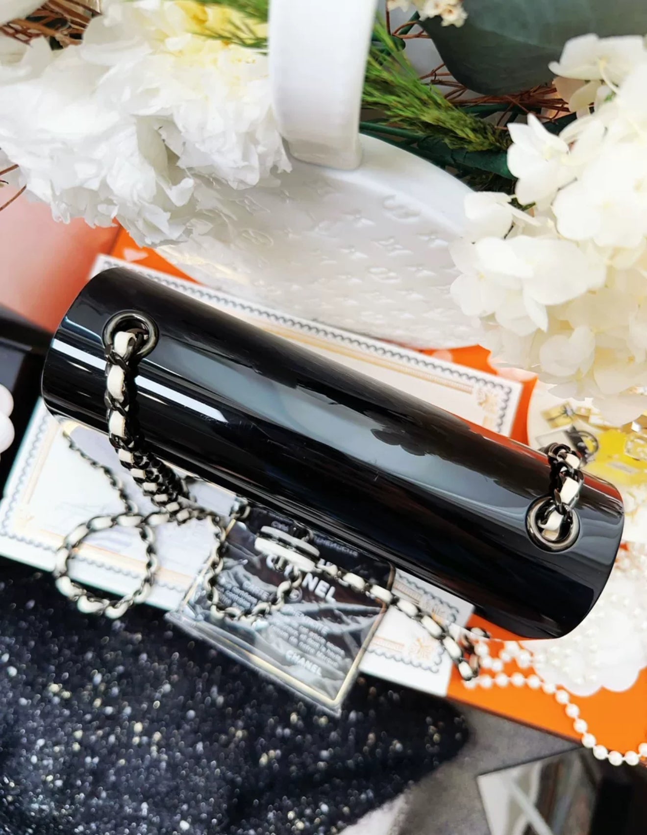 Chanel 21S Black & Ecru CF Acrylic evening clutch Bag Minaudière