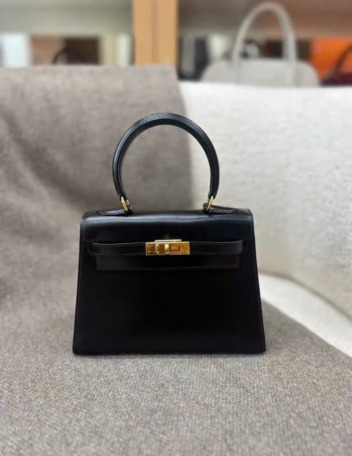 Vintage Hermès Kelly Sellier 20 Black Box Gold Hardware