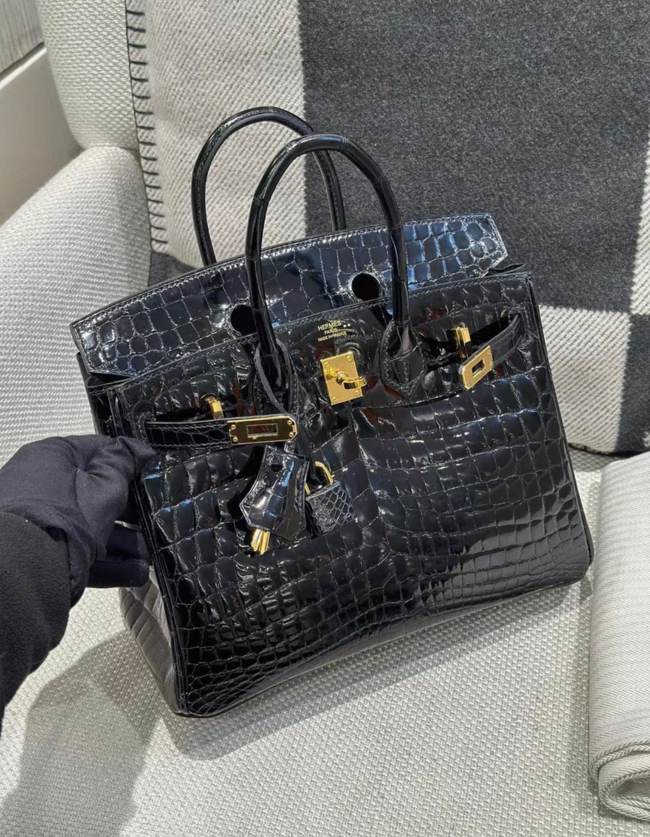 Hermes Birkin 25 Black Shiny Crocodile leather Gold Hardware